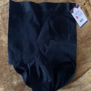 Brand New Tags Shaper Mint  High waisted control top panty sz M/L